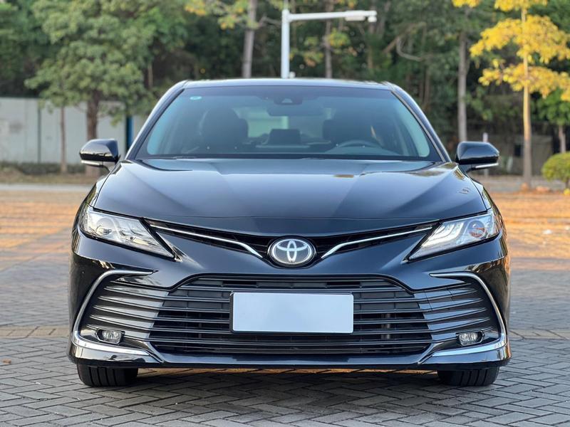 Toyota Camry, 2022 — фото 2 из 12