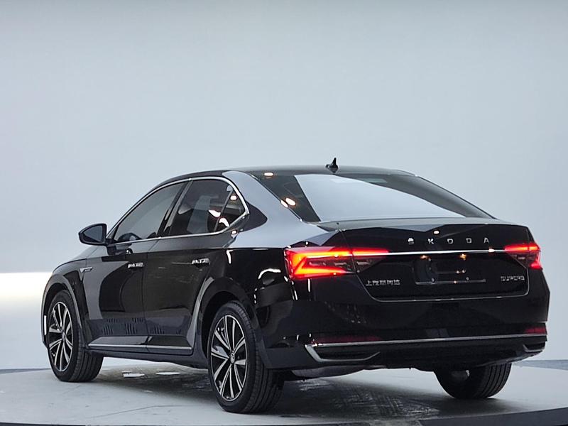 Skoda Superb, 2024 — фото 5 из 12