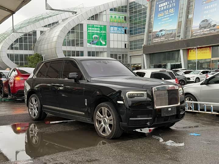 Rolls-Royce Cullinan, 2023 — фото 3 из 9