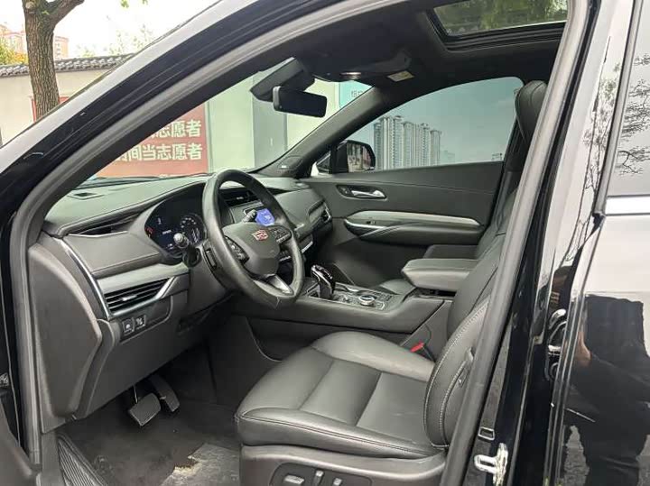 Cadillac XT4, 2023 — фото 8 из 9