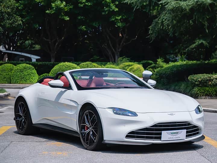 Aston Martin V8 Vantage, 2022 — фото 3 из 9