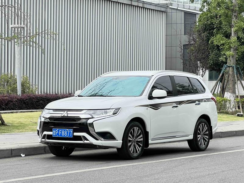 Mitsubishi Outlander, 2022 — купить в Казани под ключ