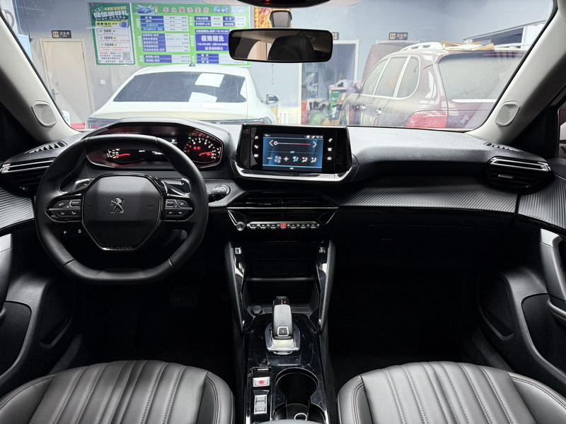 Peugeot 2008, 2023 — фото 9 из 12