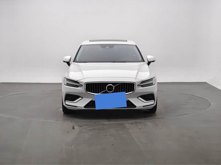 Volvo S60, 2021 — фото 2 из 9