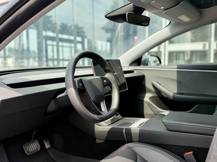Tesla Model 3, 2024 — фото 9 из 9