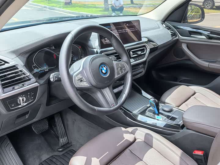BMW iX3, 2022 — фото 9 из 9