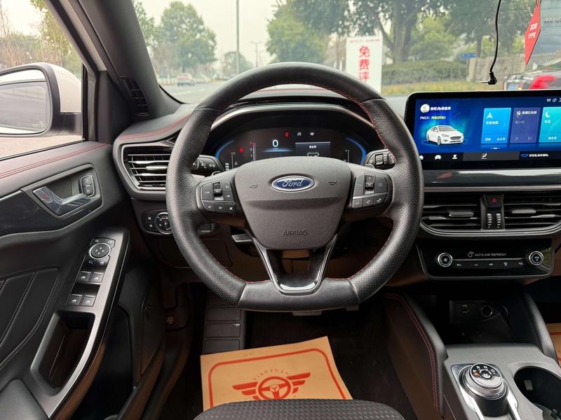 Ford Focus, 2021 — фото 7 из 12