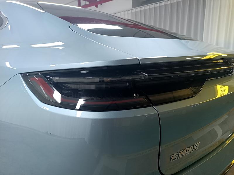Geely Galaxy E8, 2025 — фото 10 из 12