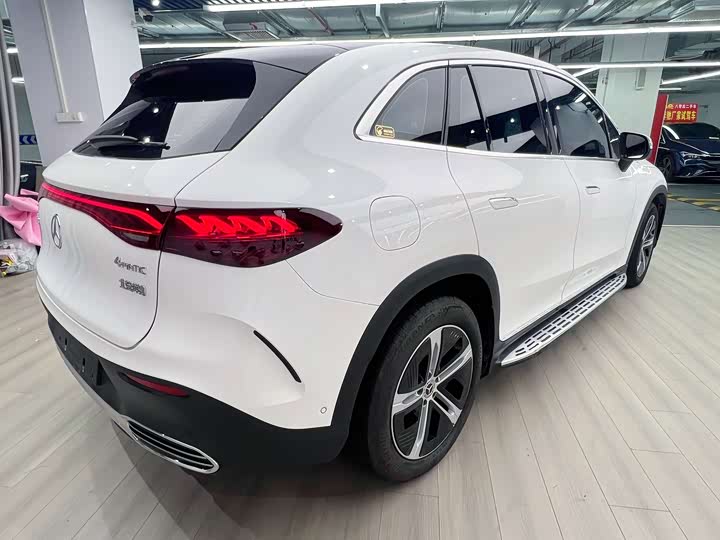 Mercedes-Benz EQE SUV, 2023 — фото 6 из 9