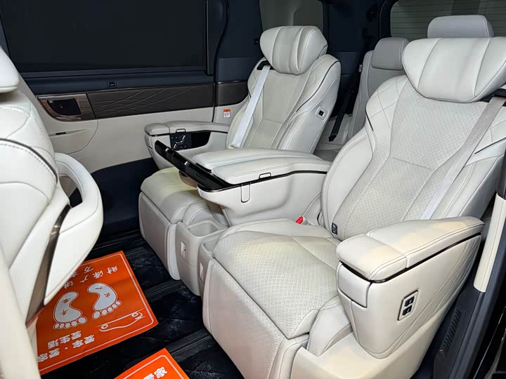 Toyota Vellfire, 2023 — фото 8 из 9
