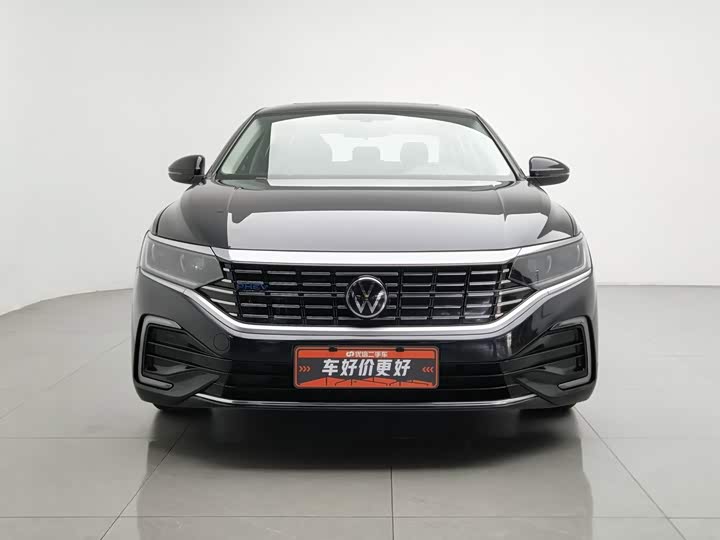 Volkswagen Passat Hybrid, 2023 — фото 3 из 9