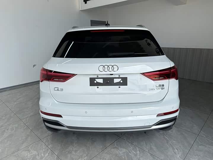 Audi Q3, 2023 — фото 5 из 9