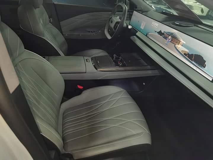 Geely Galaxy E8, 2024 — фото 8 из 9