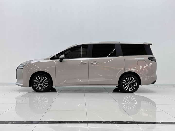 Wuling Starlight 730, 2025 — фото 7 из 9