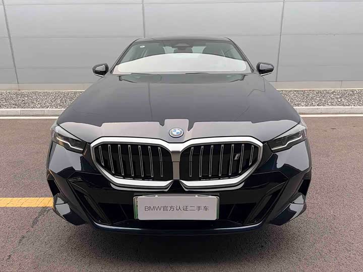 BMW i5, 2025 — фото 2 из 9