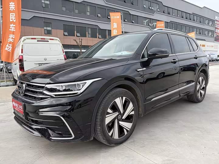 Volkswagen Tiguan L Pro, 2023 — купить в Курске под ключ