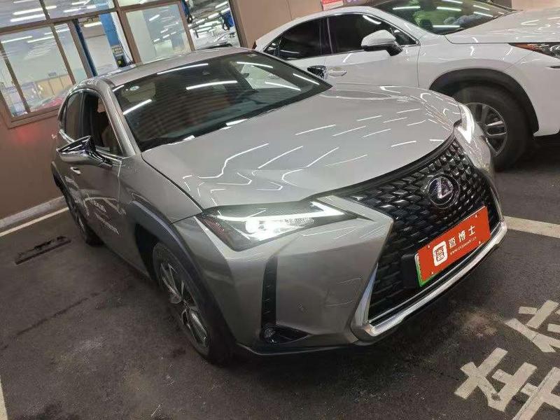 Lexus UX Hybrid, 2021 — фото 2 из 12