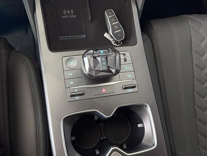 BYD Song L DM-i Hybrid, 2024 — фото 7 из 9