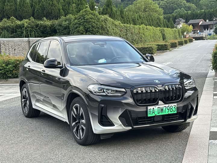 BMW iX3, 2023 — фото 3 из 9