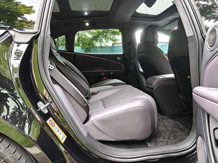 GAC Hyptec A8, 2025 — фото 6 из 9