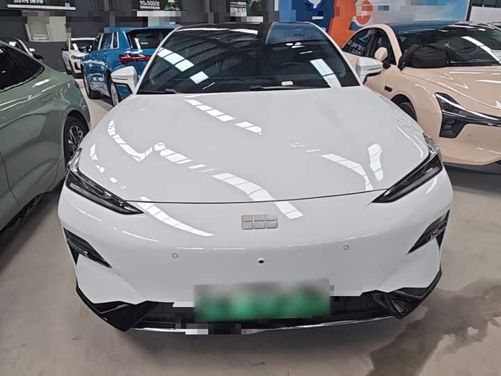 Geely Galaxy E8, 2025 — фото 3 из 9