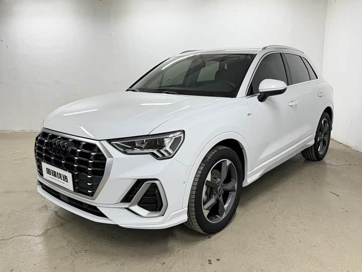 Audi Q3, 2022 — купить в Кирове под ключ