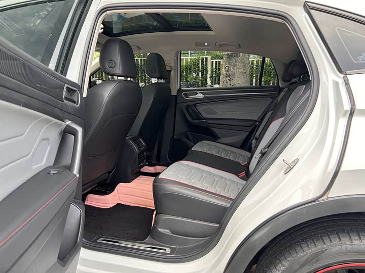 Volkswagen Tiguan X, 2022 — фото 8 из 9