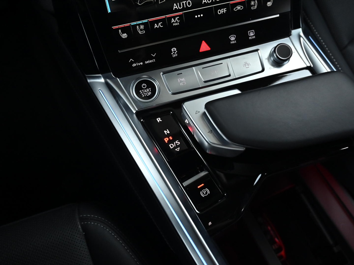 Audi Q8 e-tron, 2024 — фото 9 из 12