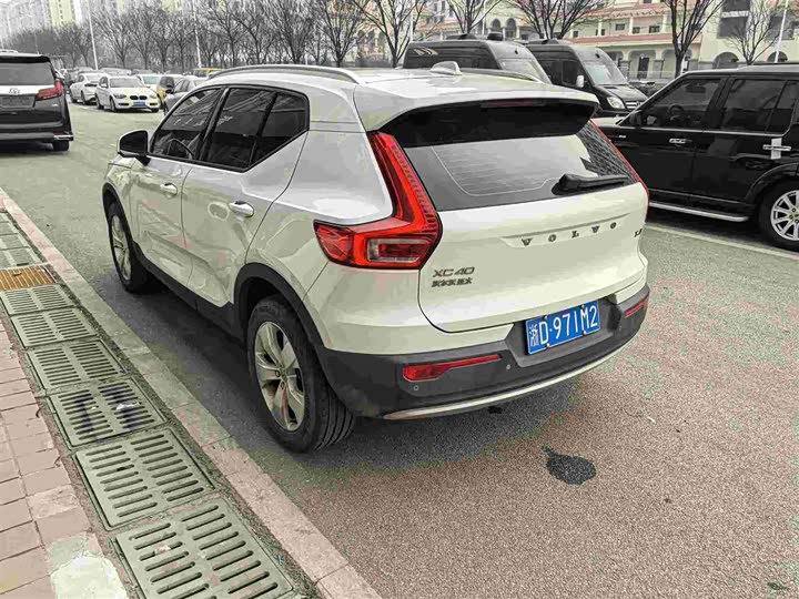 Volvo XC40, 2021 — фото 4 из 9