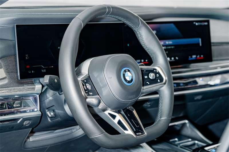 BMW i7, 2024 — фото 9 из 12