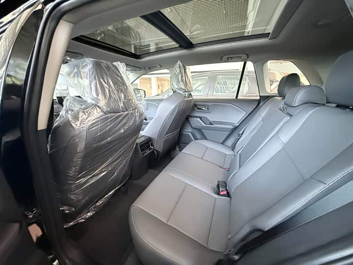 Toyota RAV4, 2025 — фото 7 из 7