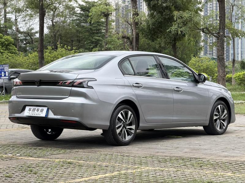 Peugeot 408, 2023 — фото 7 из 12