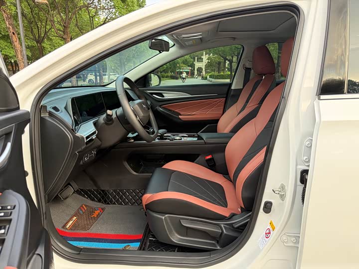 Changan Eado Plus, 2024 — фото 7 из 9