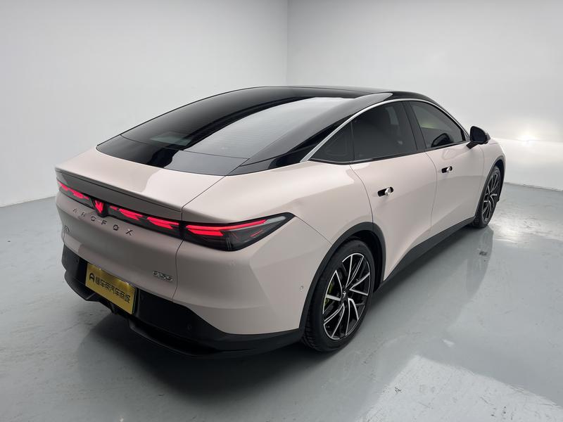 BAIC Arcfox Alpha S5, 2024 — фото 7 из 12