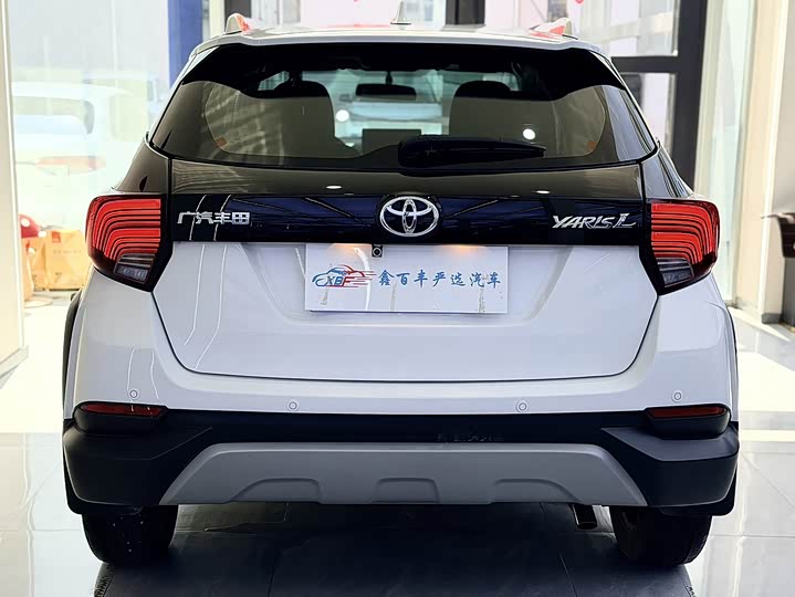 Toyota Yaris L Hatchback, 2022 — фото 9 из 9