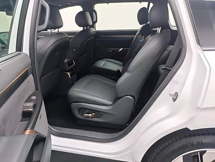 Dongfeng Yipai eπ 008, 2024 — фото 4 из 9