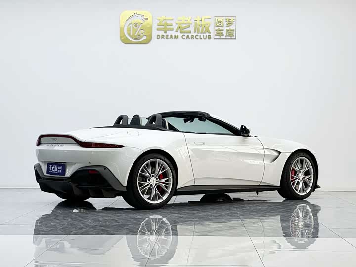 Aston Martin V8 Vantage, 2022 — фото 4 из 9