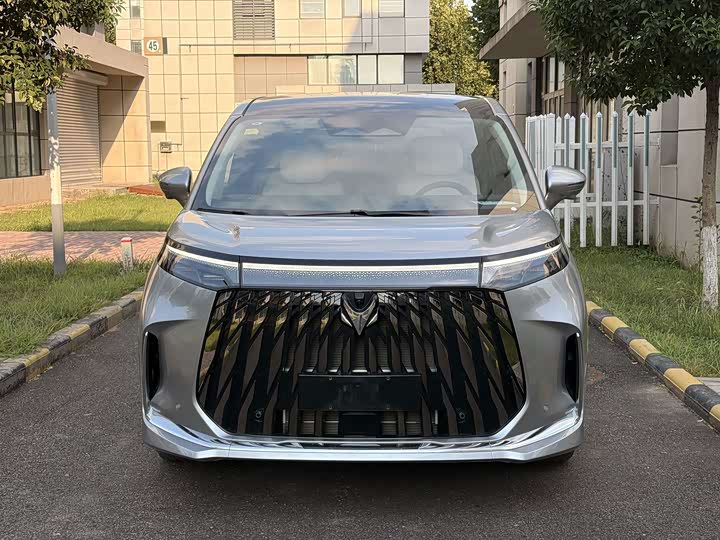 BAIC Arcfox Wendao V9, 2026 — фото 2 из 9