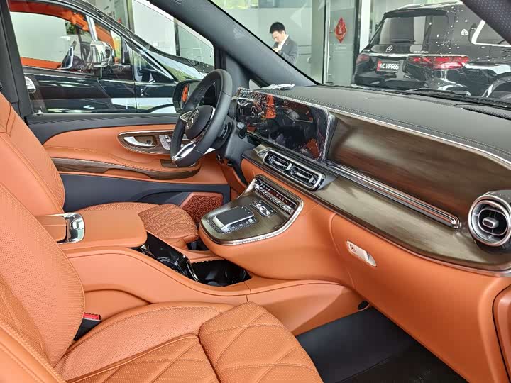 Mercedes-Benz V-Class, 2025 — фото 5 из 9