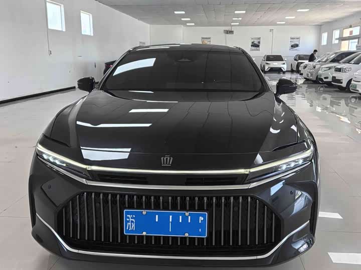 Toyota Crown Sedan, 2025 — фото 2 из 7