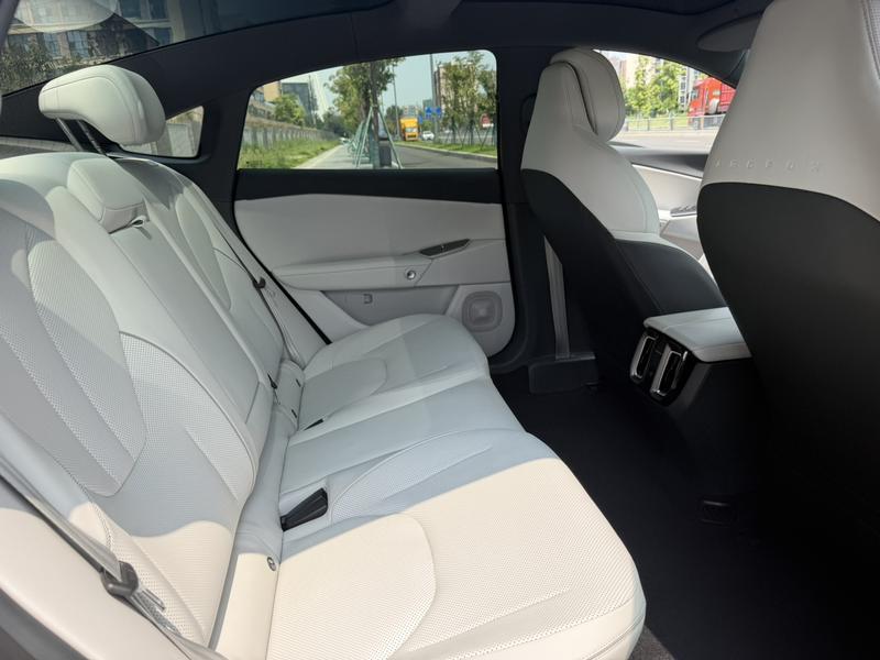 BAIC Arcfox Alpha S5, 2025 — фото 12 из 12