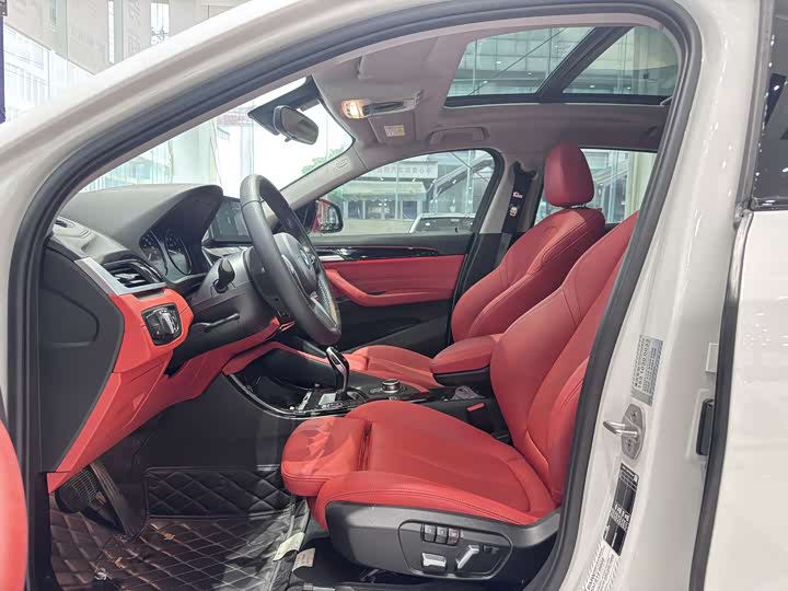 BMW X2, 2022 — фото 7 из 9
