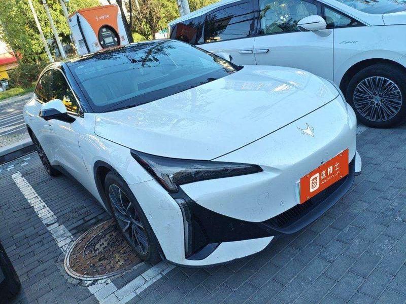 BAIC Arcfox Alpha S5, 2025 — фото 2 из 10