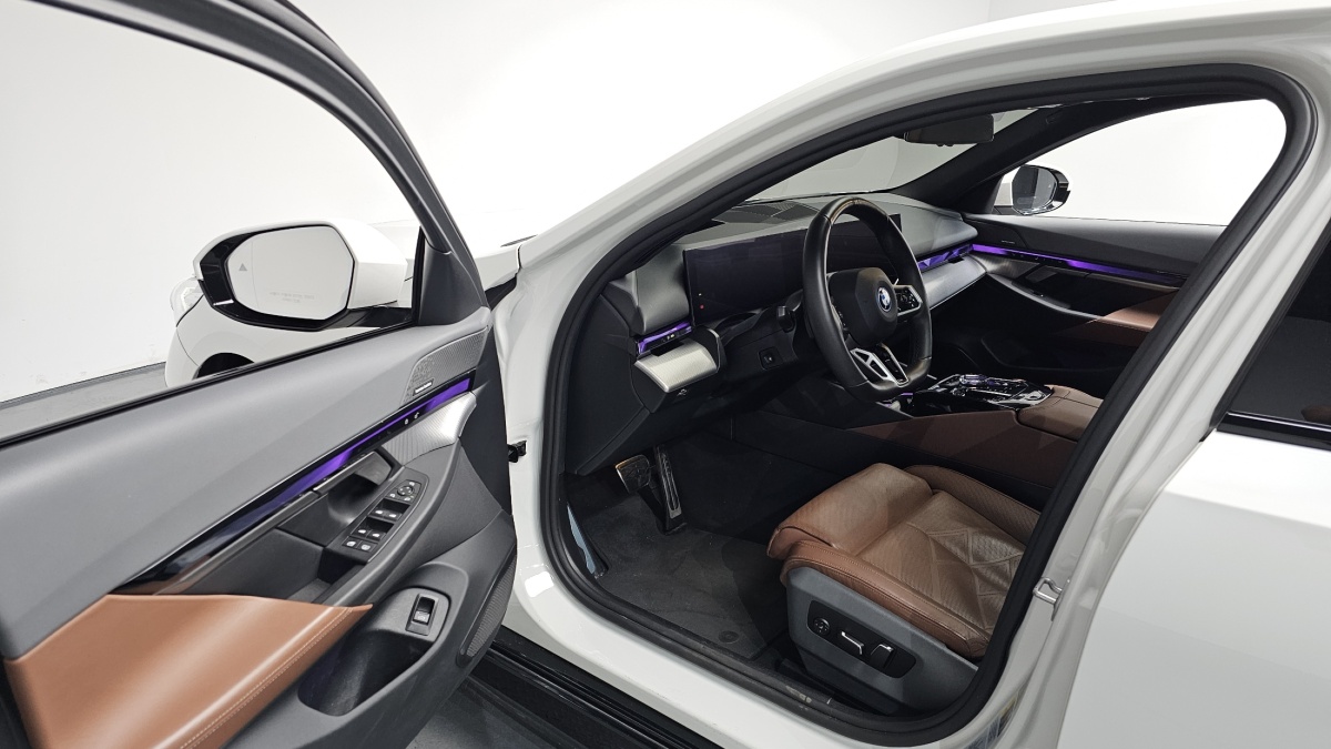 BMW i5, 2023 — фото 10 из 12