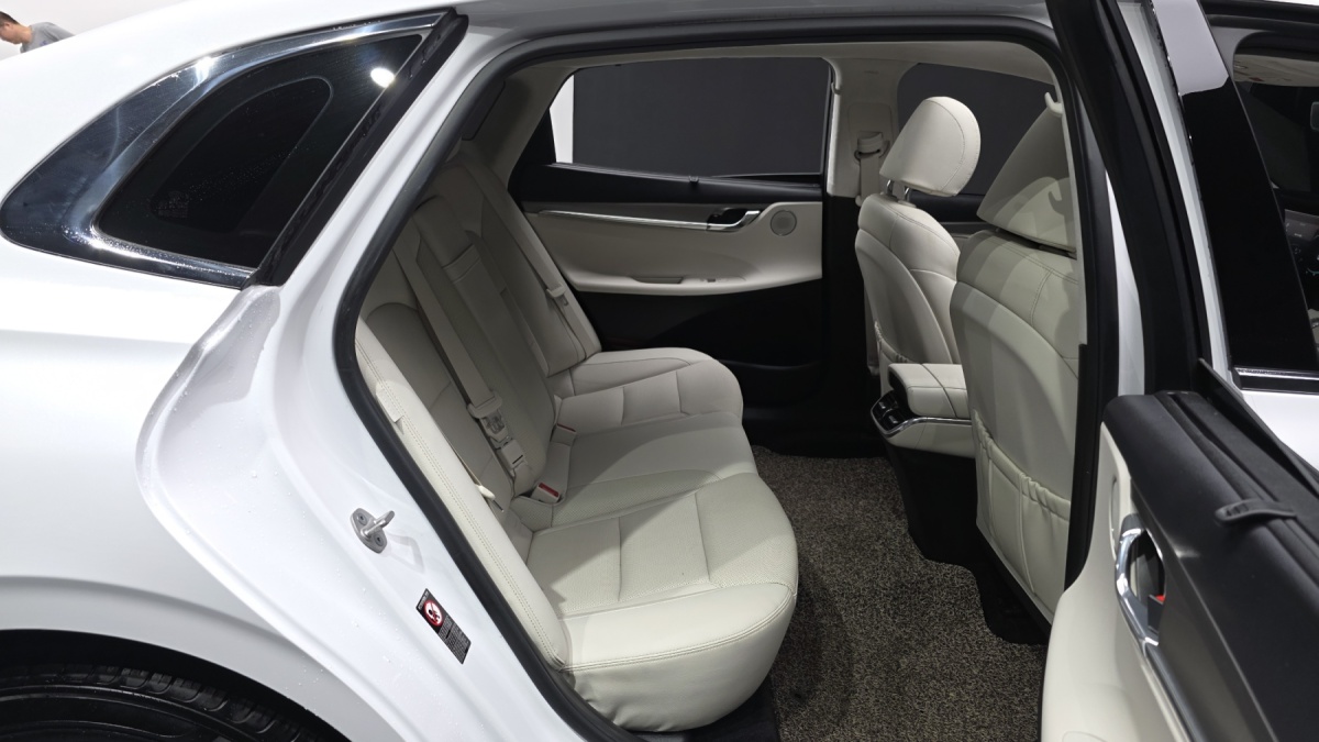 Hyundai Grandeur, 2022 — фото 11 из 12