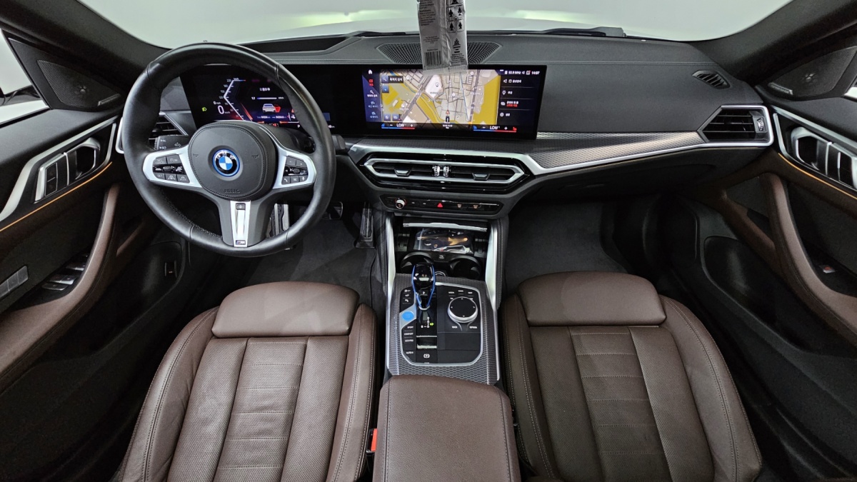 BMW i4, 2022 — фото 7 из 12