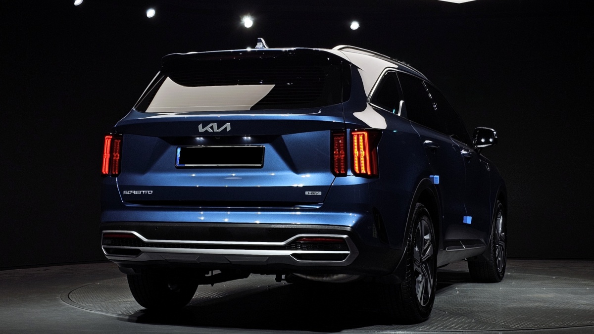 Kia Sorento, 2023 — фото 2 из 12
