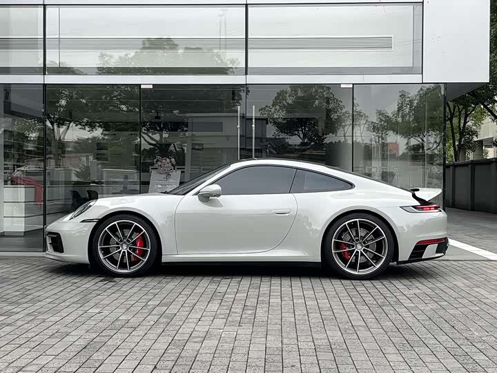 Porsche 911, 2022 — фото 4 из 9