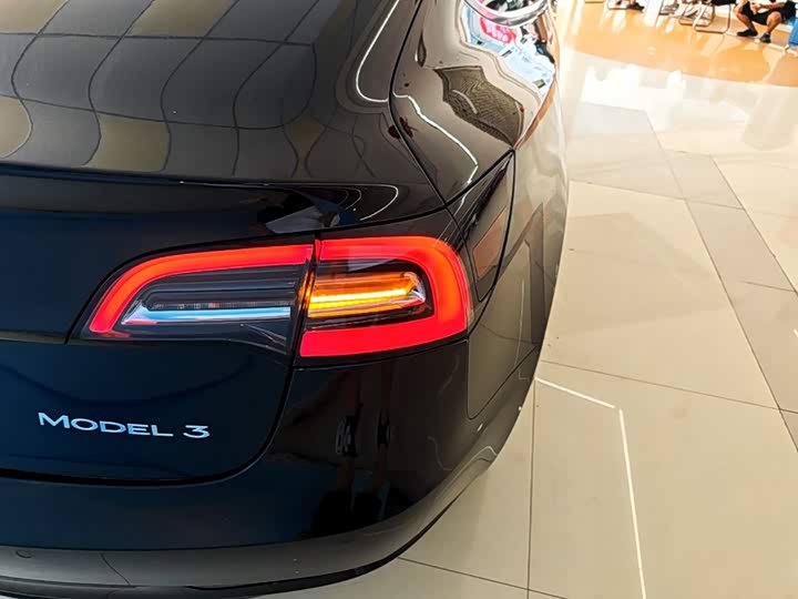 Tesla Model 3, 2023 — фото 8 из 9