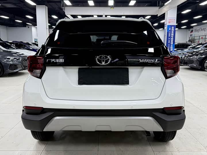 Toyota Yaris L Hatchback, 2023 — фото 6 из 9